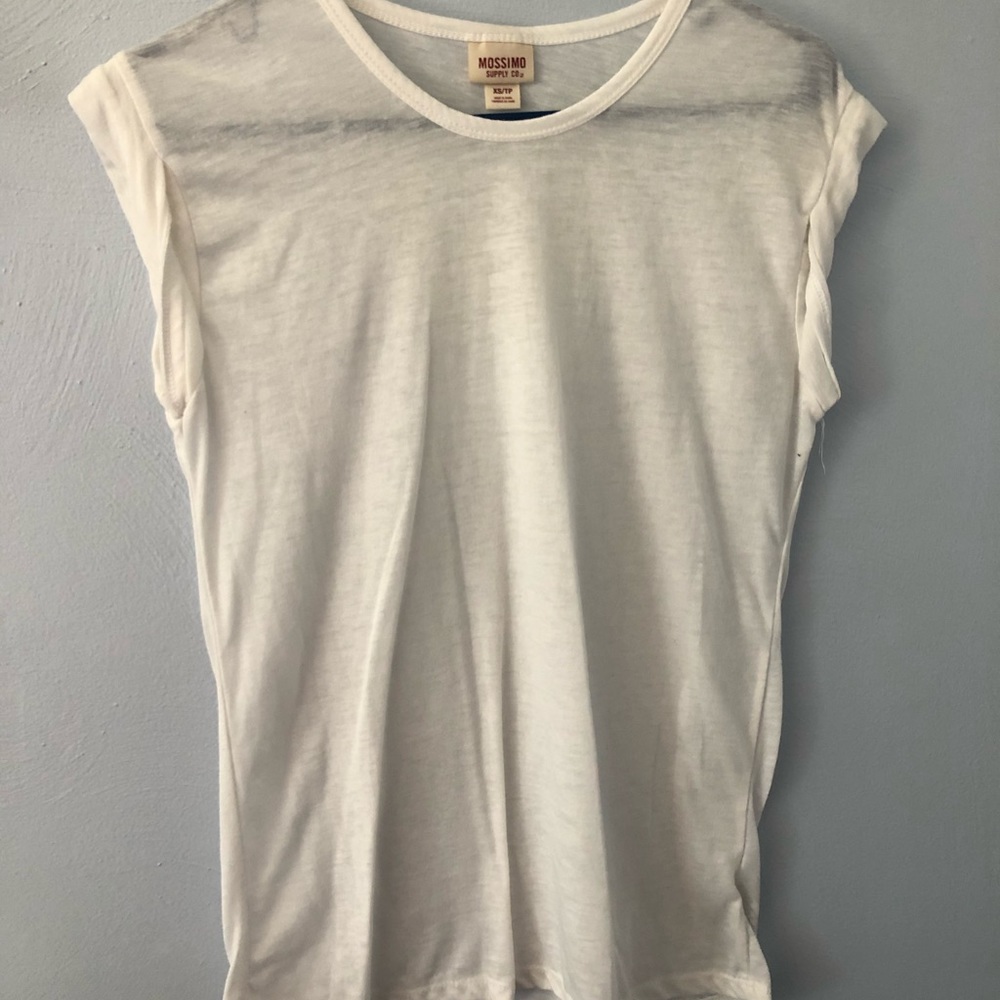 White tee